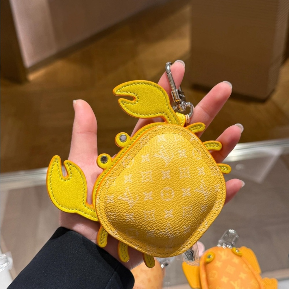 Yellow Duck Character Key Holder with Structured Design
